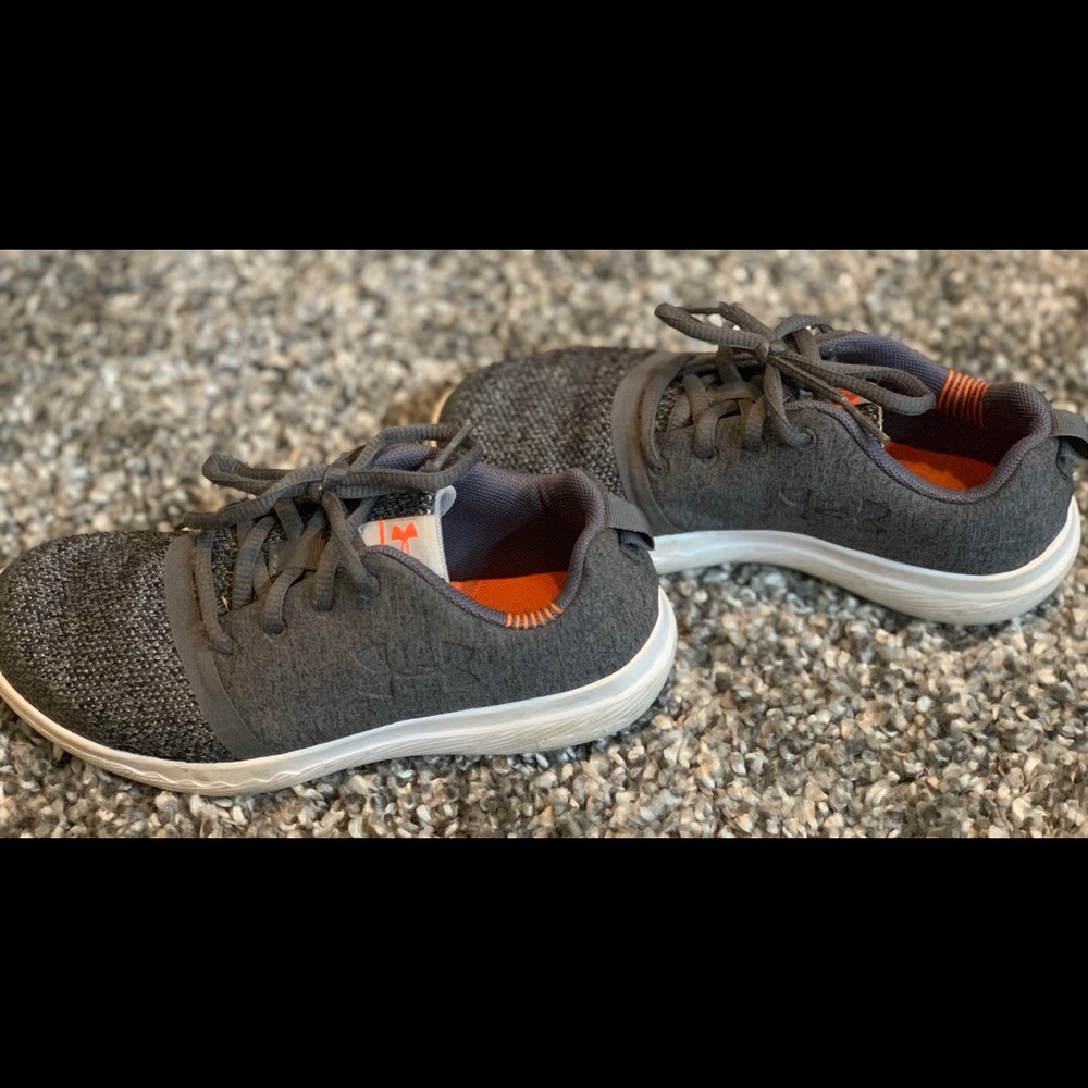 Boys UA shoes great condition 👍🏼👍🏼